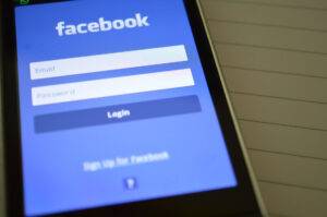 facebook på telefon